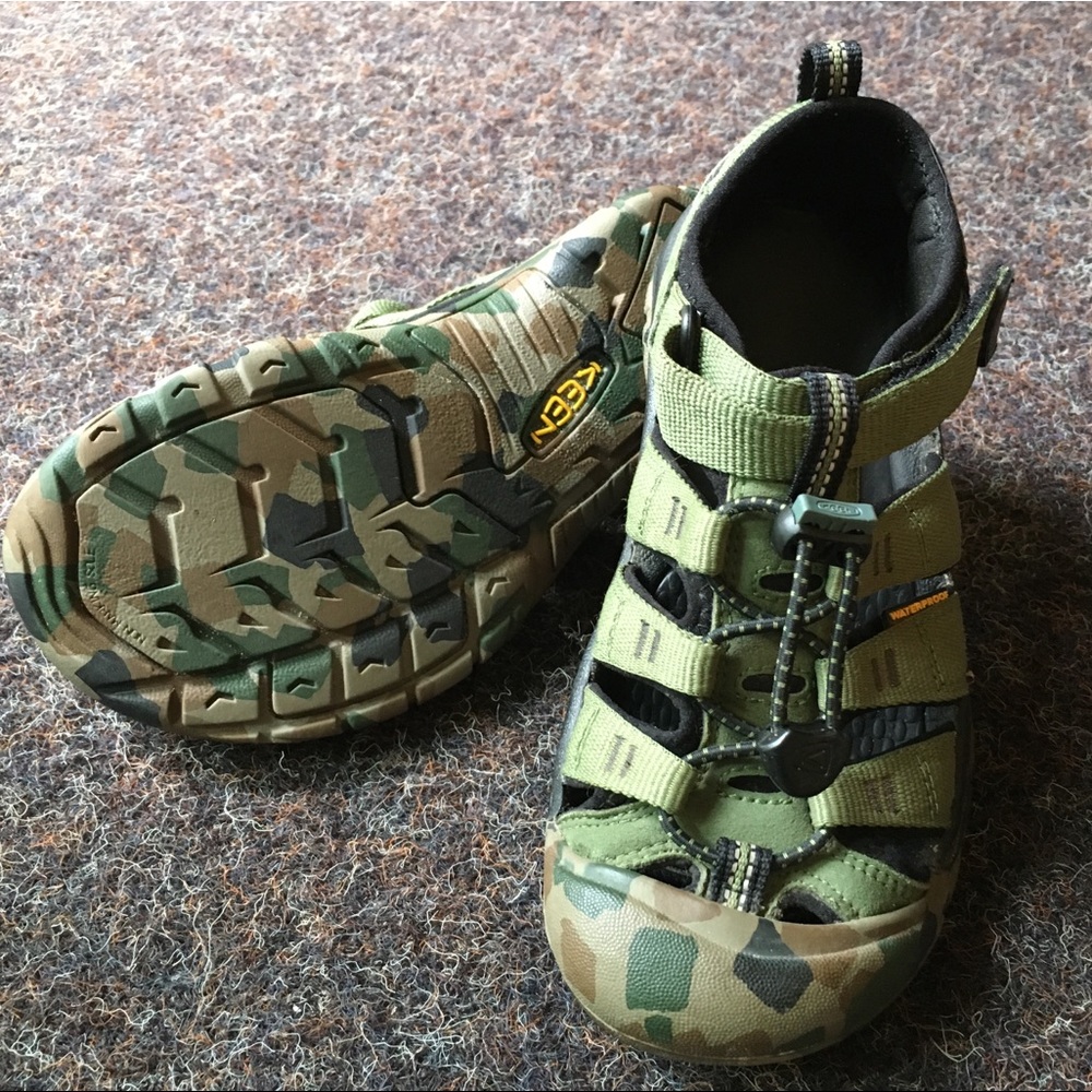 Boys Keen Sandals size 2